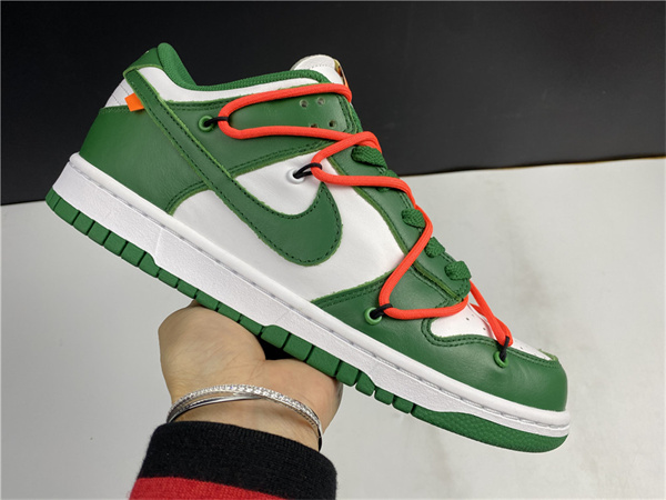 OFF-WHITE x Nike Dunk Low CT0856-700