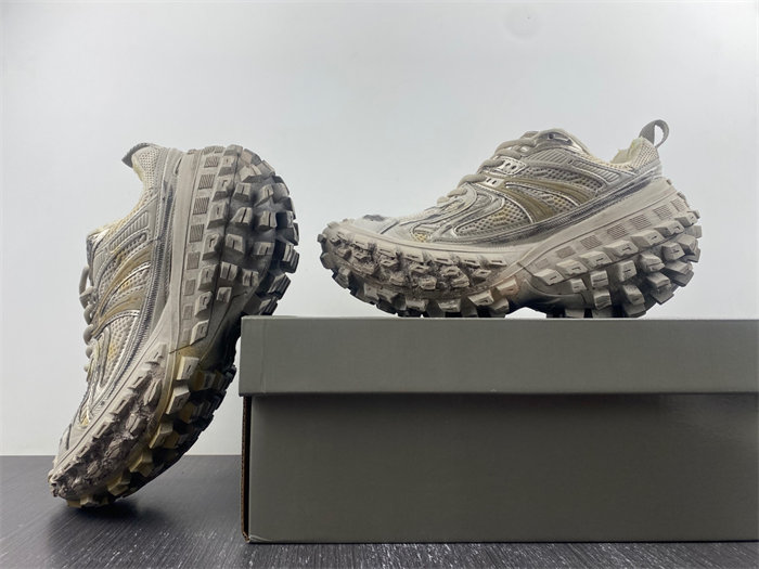 Ba*len*cia*ga defender beige 685611 w2raf 9700