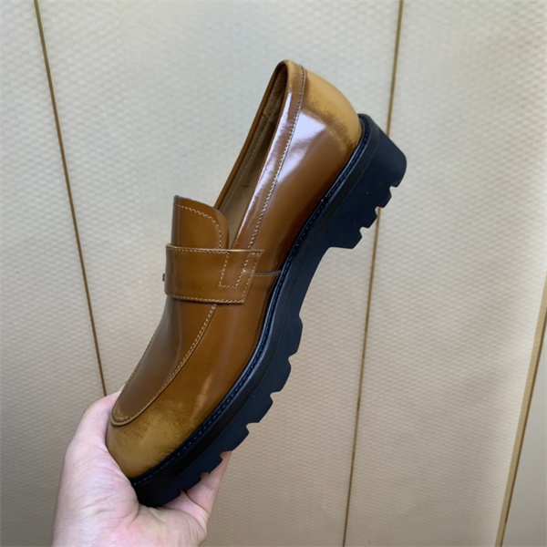 Lv Loafer 006