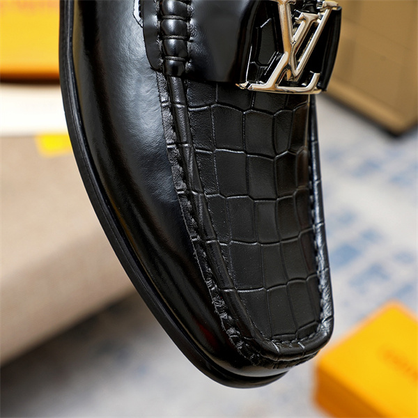 Lv Loafer 013