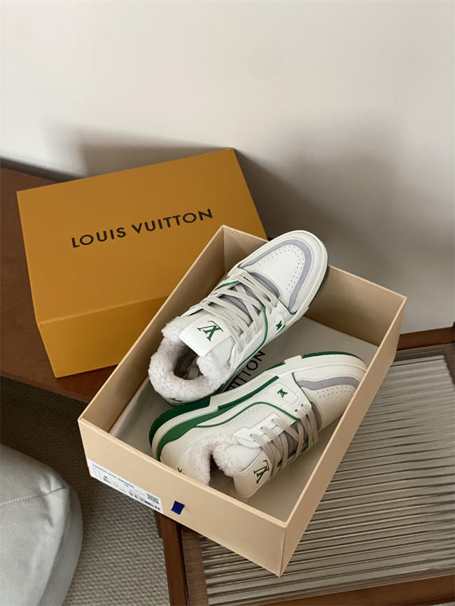 Lv Trainer Sneaker 38