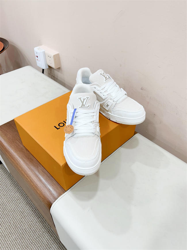 Lv Trainer Sneaker 45
