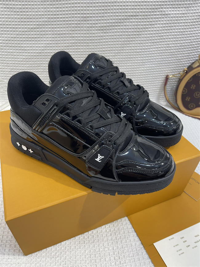 Lv Trainer Sneaker 87