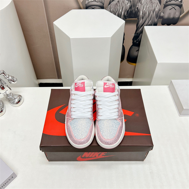 Nike Air Jordan 1 Low crystal T106