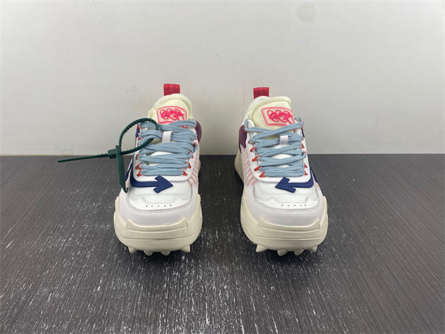 Off-White c/o Virgil Abloh