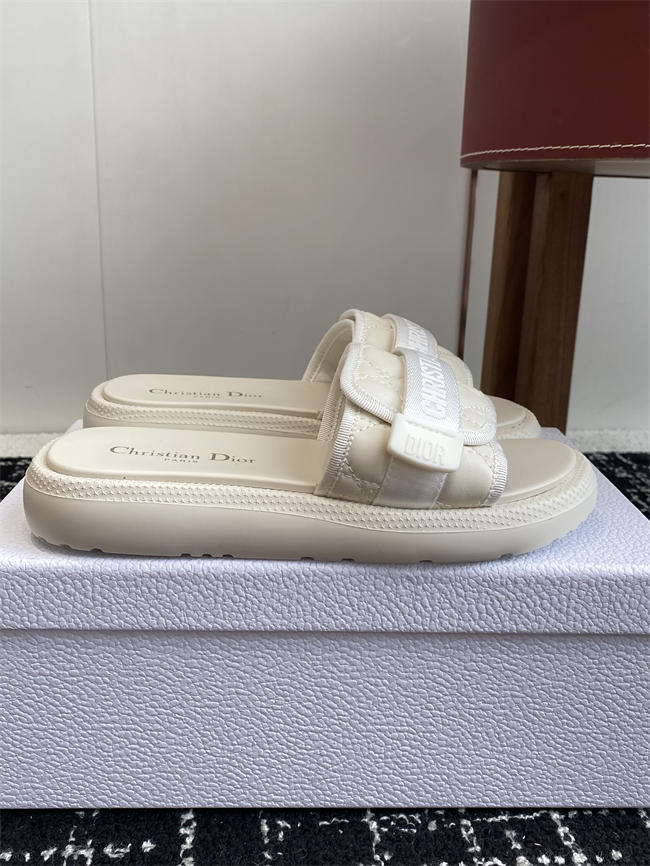 Dio Slipper