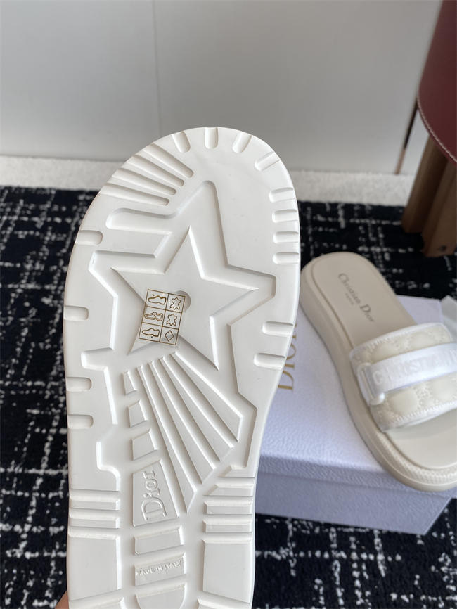 Dio Slipper