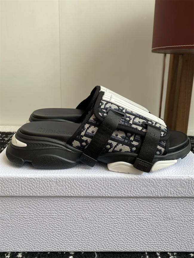 Dio Slipper