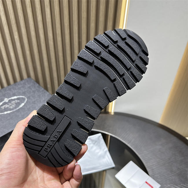 Pra*a Sneaker