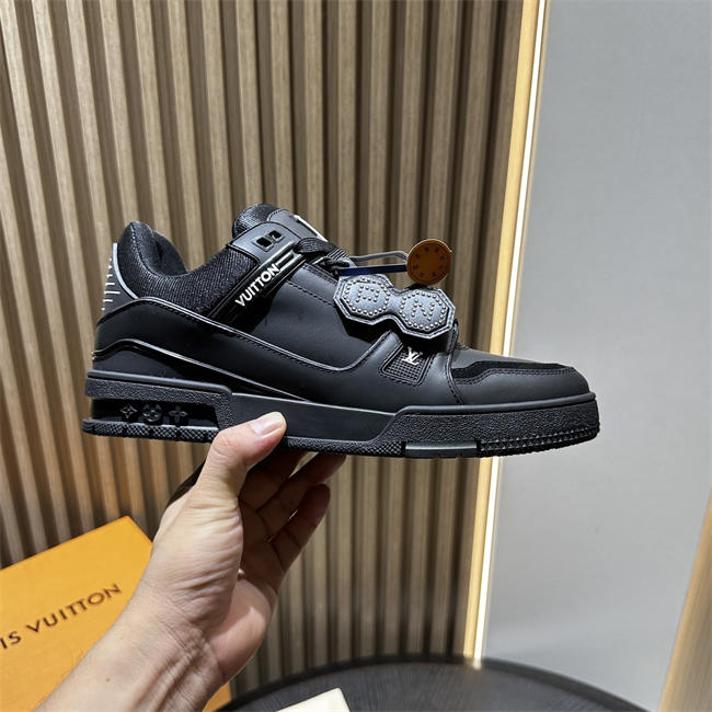 Lv Sneaker