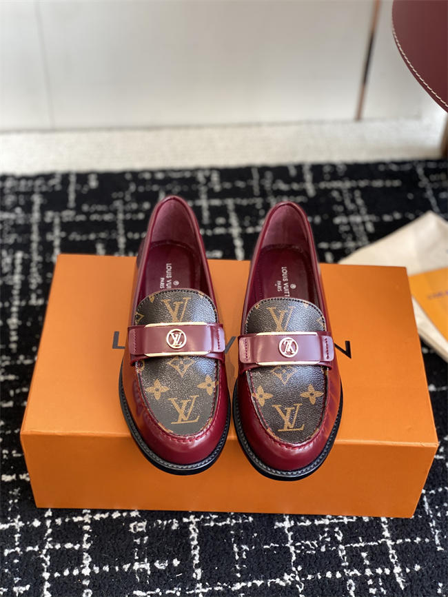 Lv Loafer 070