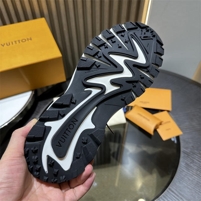 Lv Sneaker