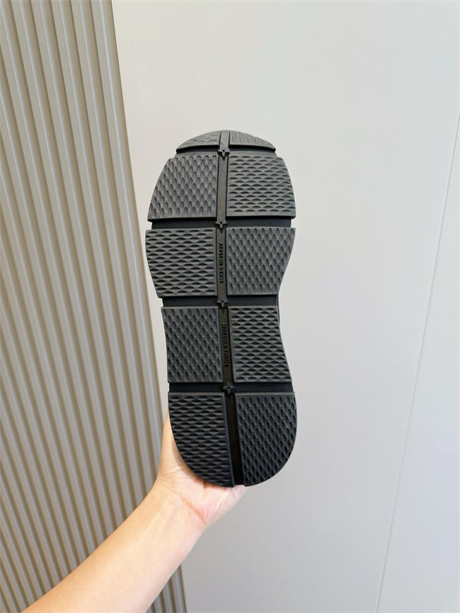 Lv Sneaker