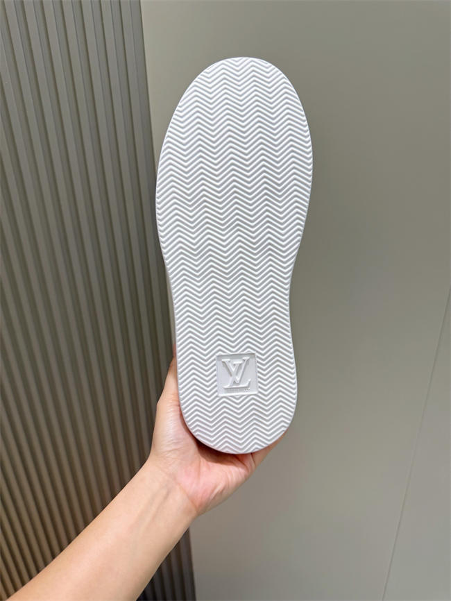Lv Sneaker