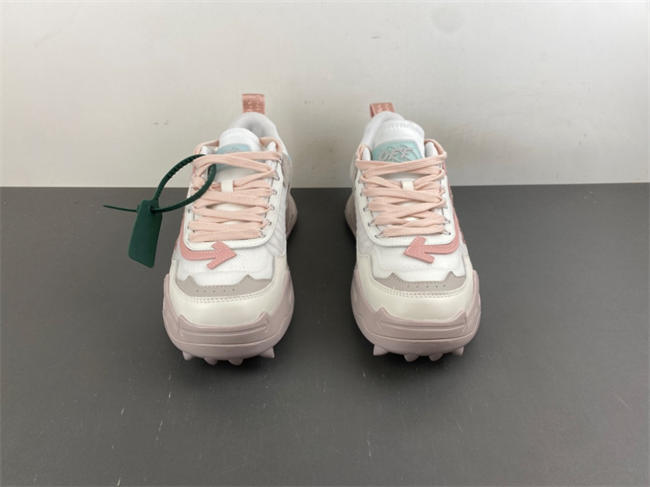 Off-White c/o Virgil Abloh