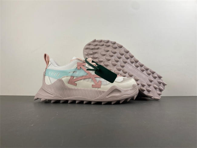 Off-White c/o Virgil Abloh