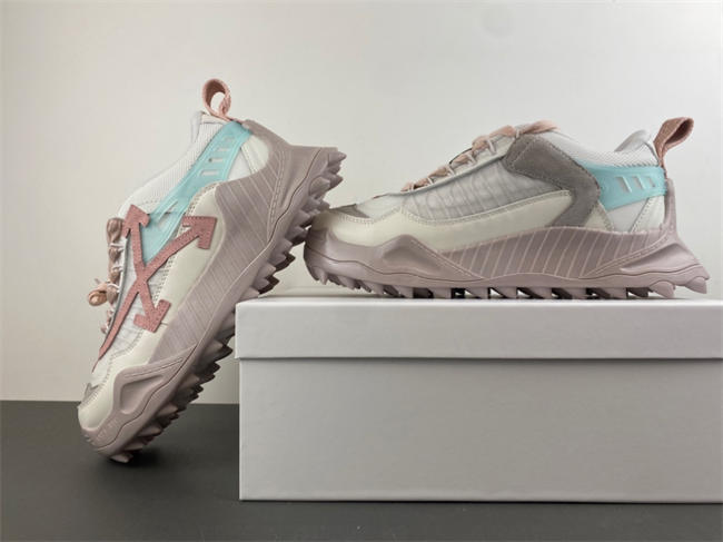 Off-White c/o Virgil Abloh
