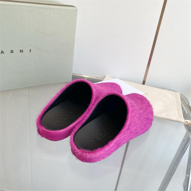 Ma*n1 Slipper