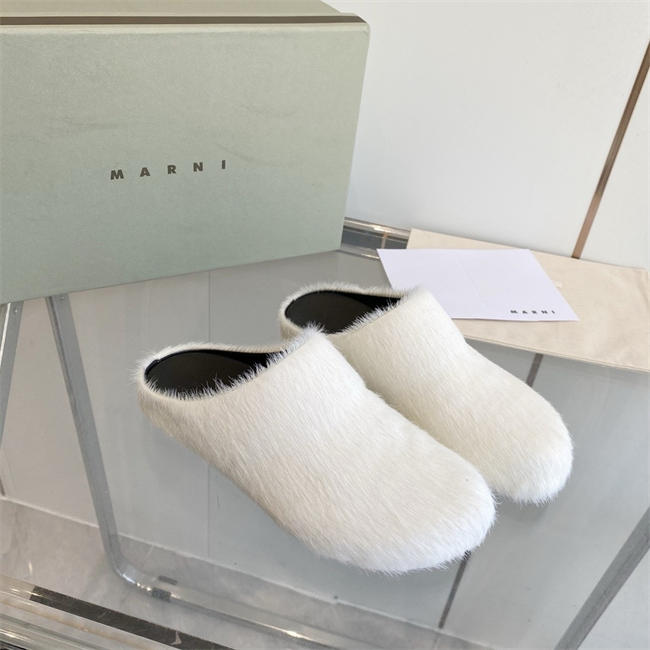 Ma*n1 Slipper
