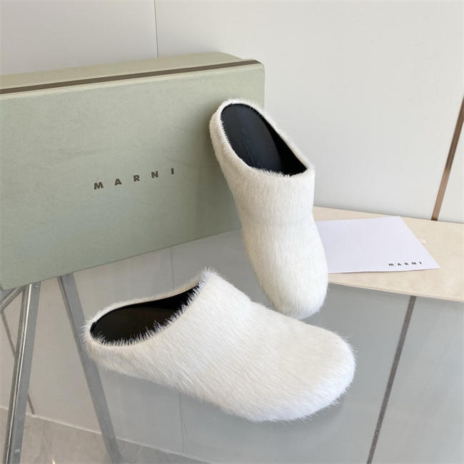 Ma*n1 Slipper