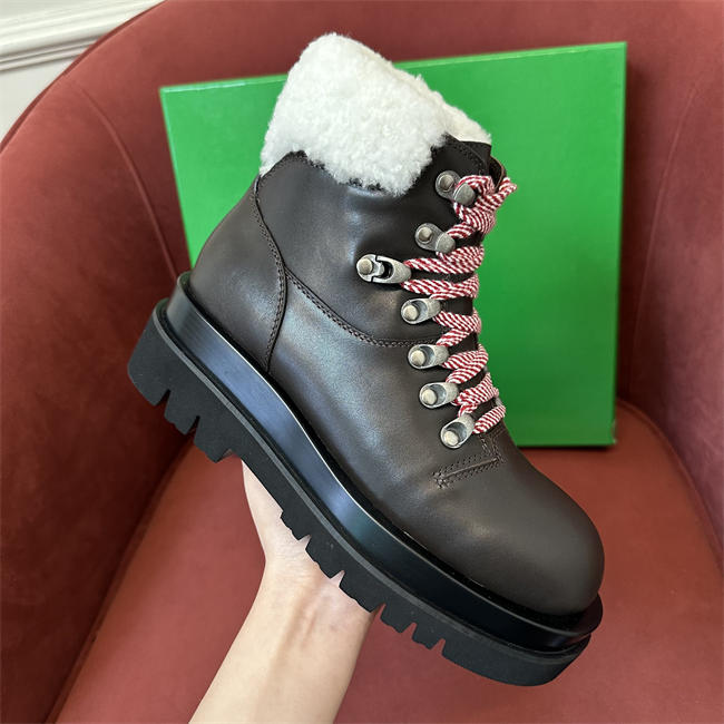 B0tt*ga Ven*ta Boot