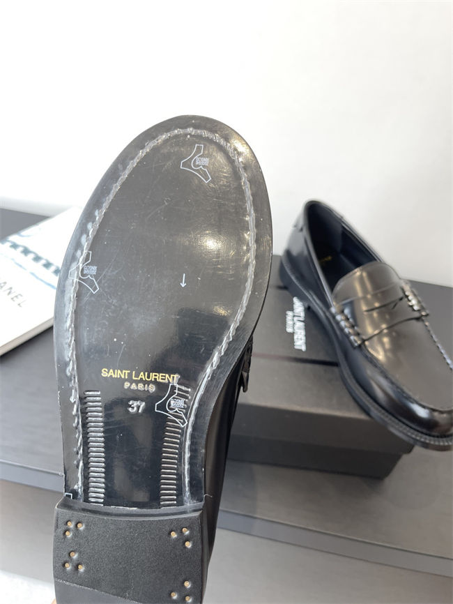 Y51 Loafer 012