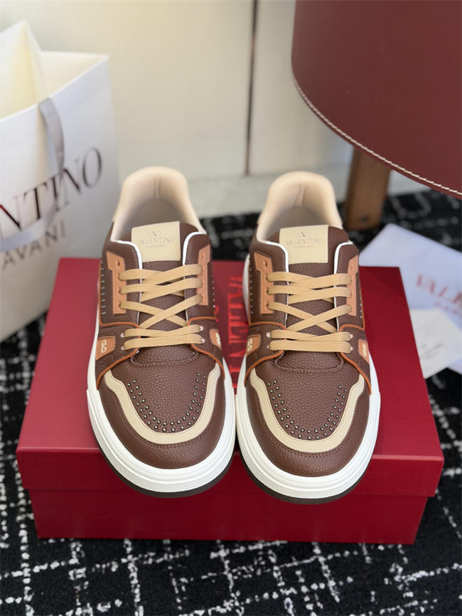 Va1e*ntin0 Sneakers