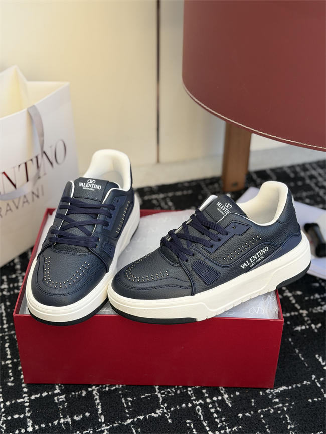 Va1e*ntin0 Sneakers