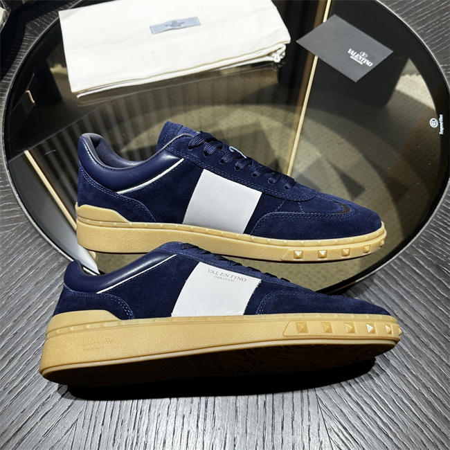 Va1e*ntin0 Sneakers