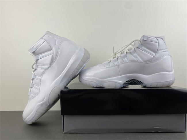 COMME des GARÇONS x Air Jordan 11 IV7639-100