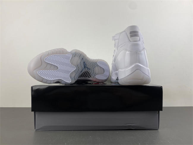COMME des GARÇONS x Air Jordan 11 IV7639-100