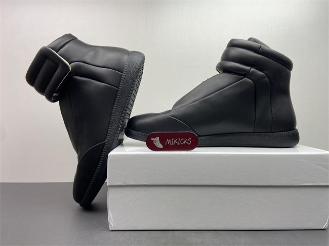 Ma1s0n Marg*e1a Sneaker 64