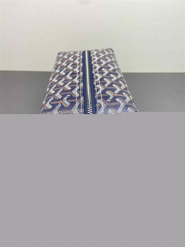 G09ard Bowling 25 Toiletry Bag