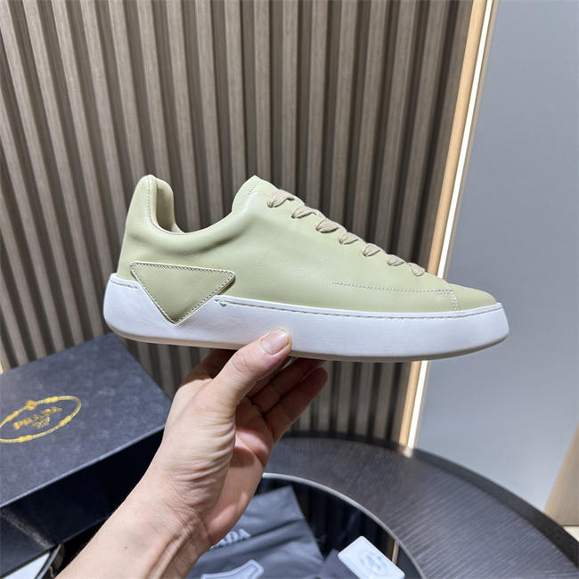 Pra*a Sneaker074