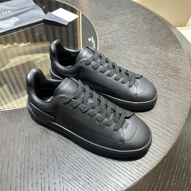 Pra*a Sneaker077