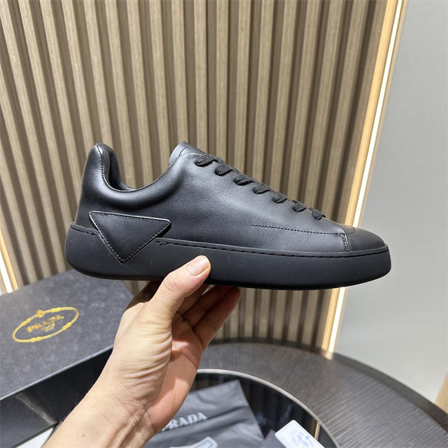 Pra*a Sneaker077