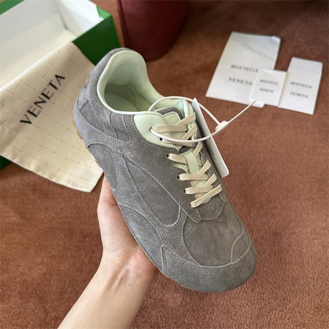B0tt*ga Ven*ta Sneaker