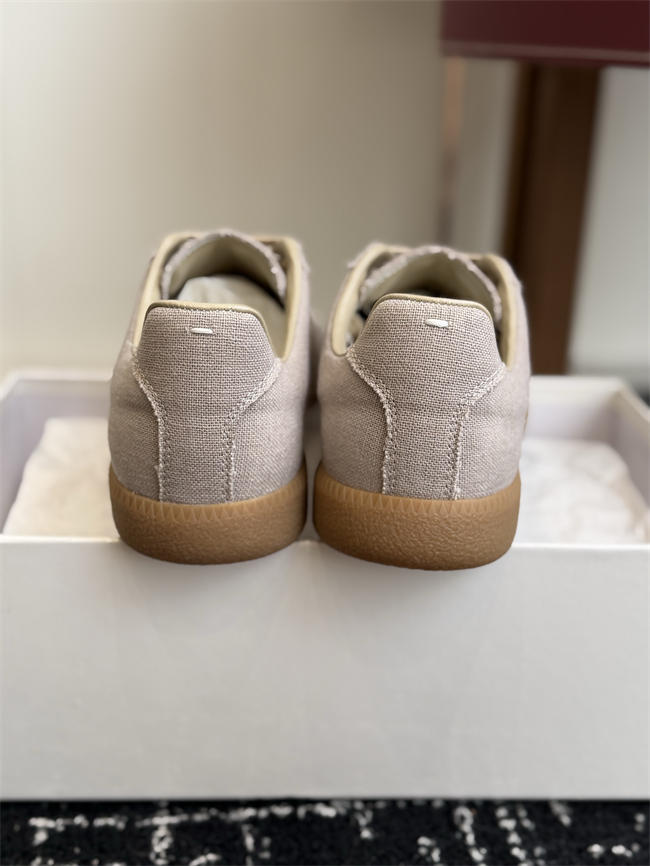 Ma1s0n Marg*e1a Sneaker 180