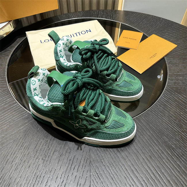 Lv Trainer Sneaker