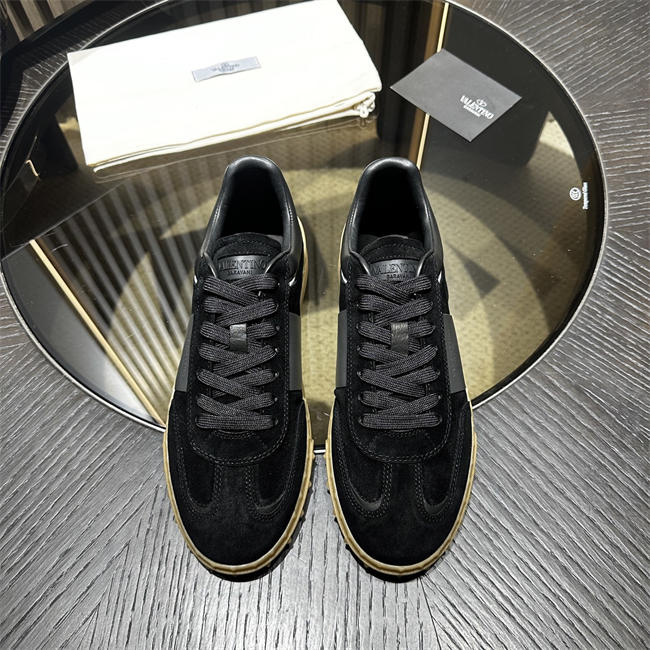 Va1e*ntin0 Sneakers