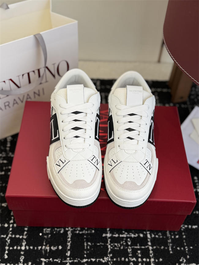 Va1e*ntin0 Sneakers