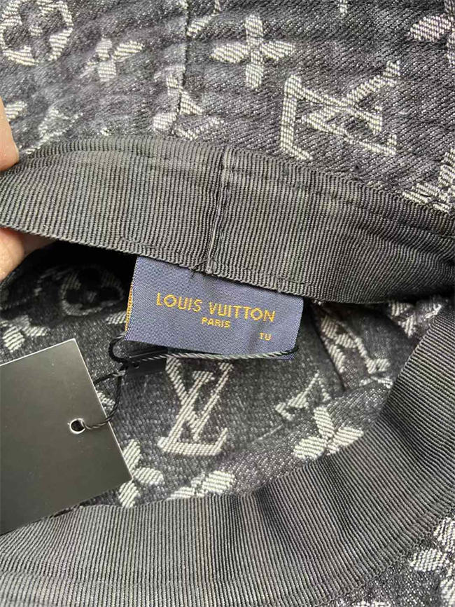 LV De*1m Bucket Hat