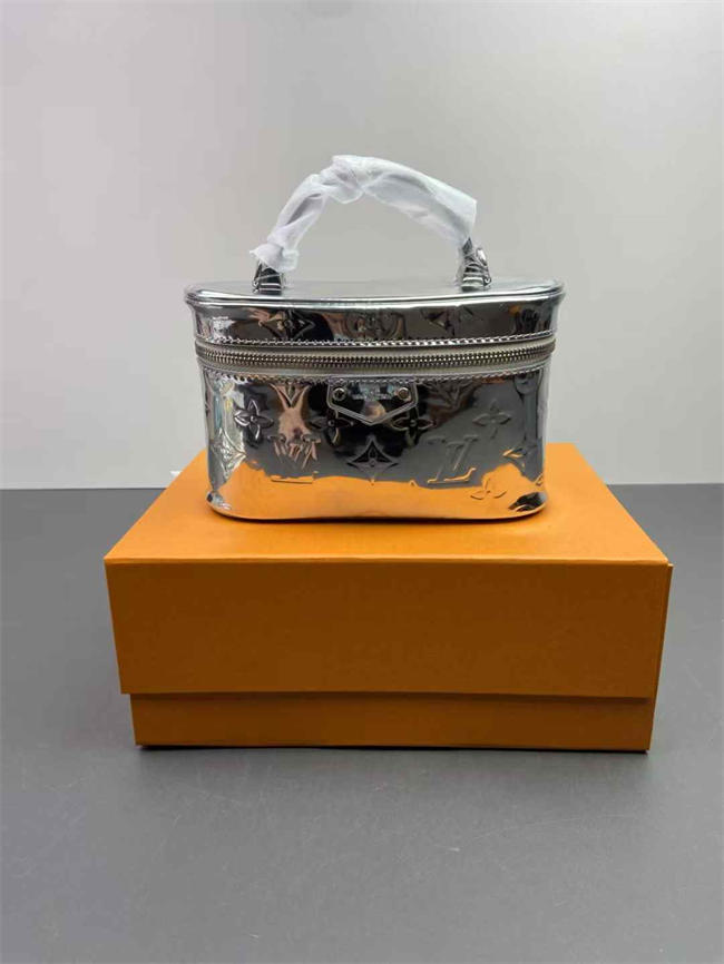Vanity Chain Pouch