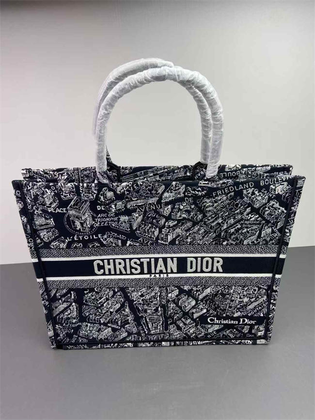 D10r Book Tote